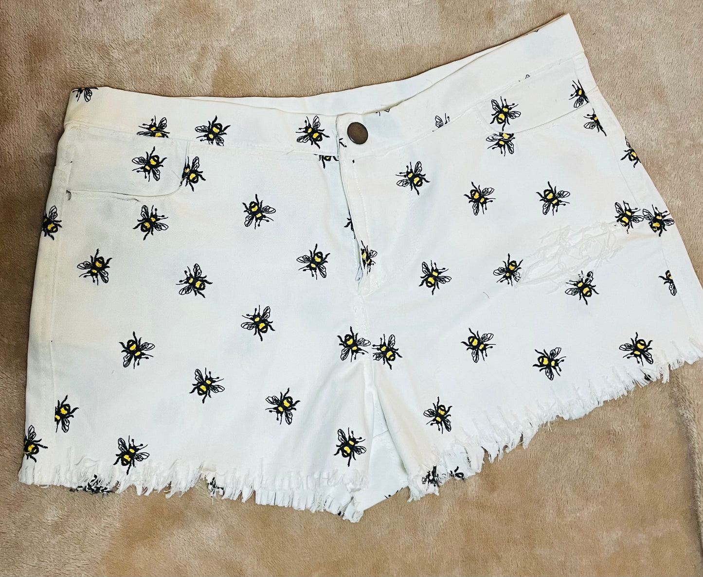 VIXXEN Bee denim shorts